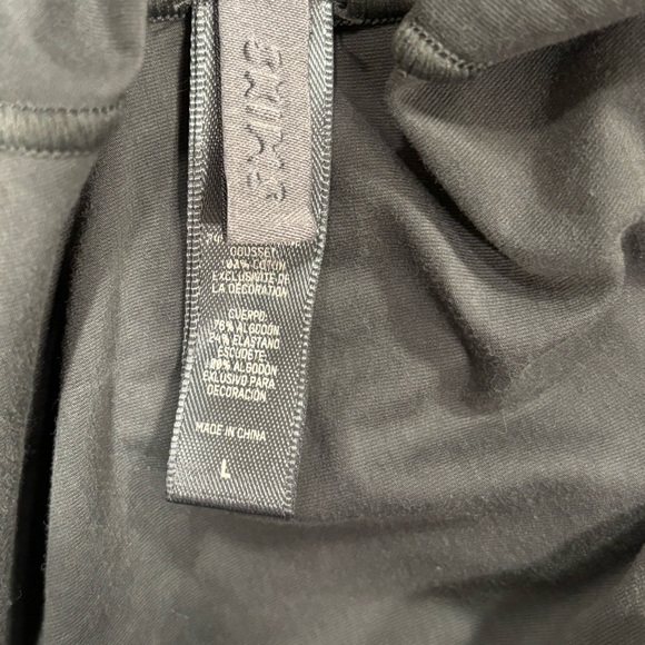 SKIMS Essential Bodysuit - Olive Green - Picture 2 of 4